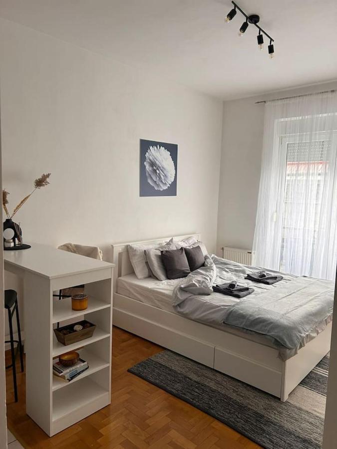Apartman S11 *